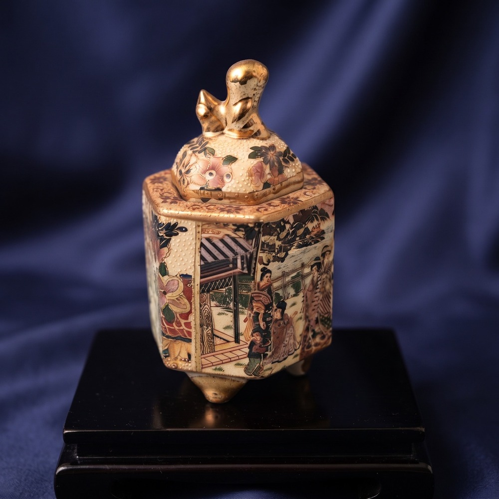 Vintage Satsuma Style Hexagonal‎ Ginger Jar Foo Dog Lid Moriage Gold Gilt Geisha